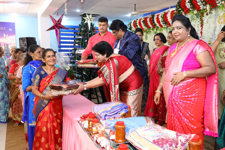 Grace Ministry, Bro Andrew Richard & family helped the poor and needy families on the occasion of New Year Eve by distributing Sarees, Grocery & Food in Mangalore. 